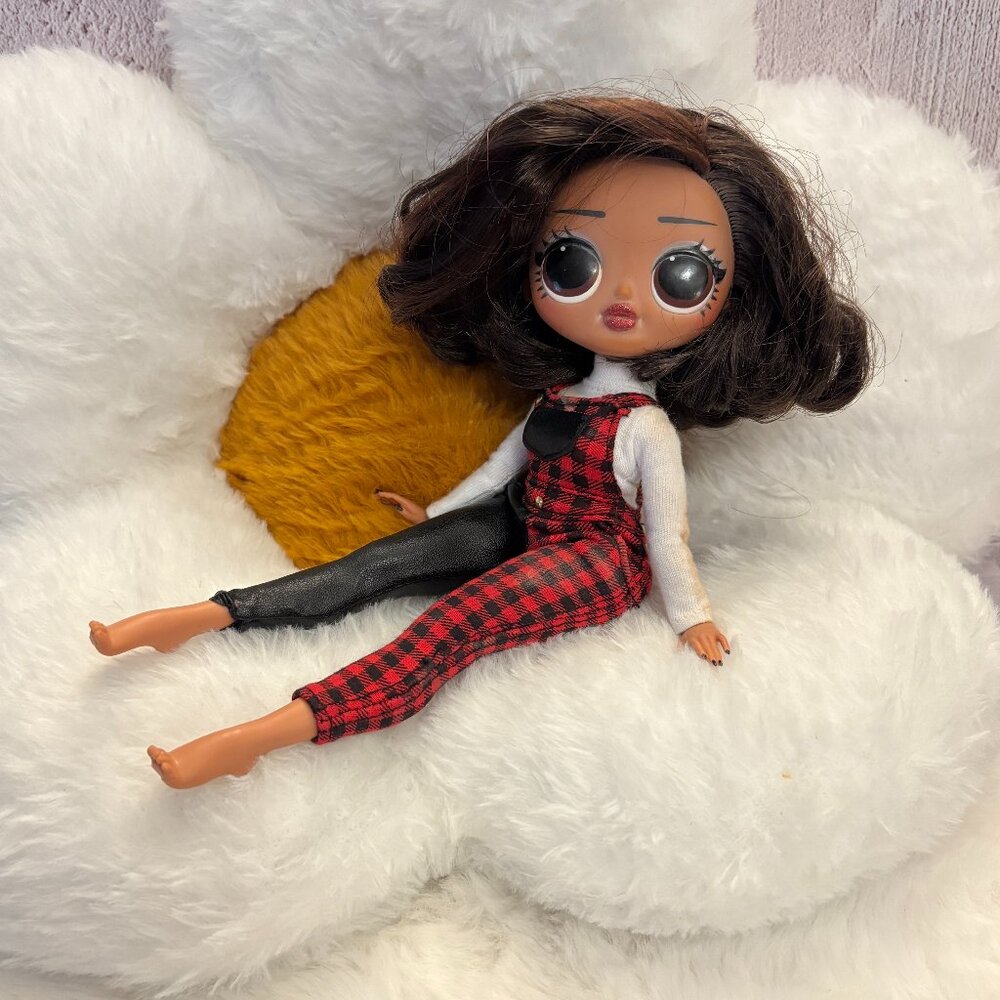 LOL Surprise OMG Winter Chill Camp Cutie (SKU: 330TO)